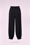 Schwarze Ballonhose aus Glanzstoff