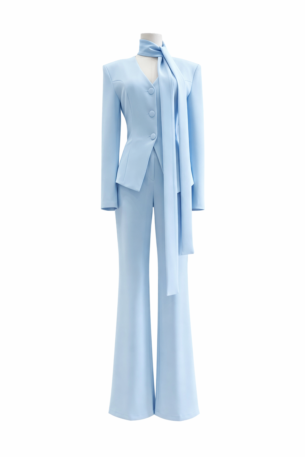 Traje  azul bebé  empolvado
