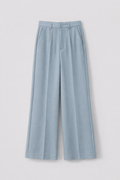 Babyblaue Hose