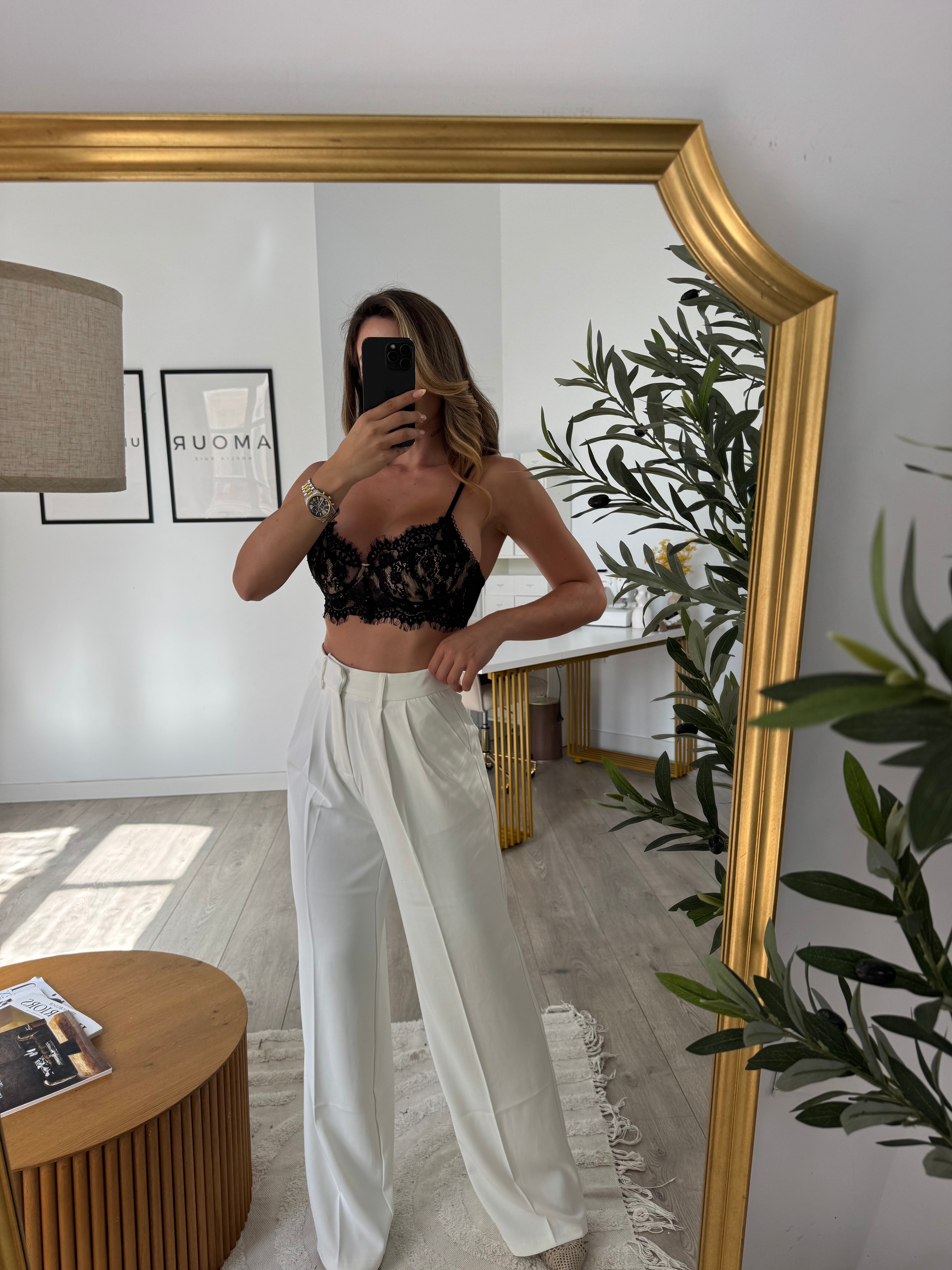 Top encaje negro