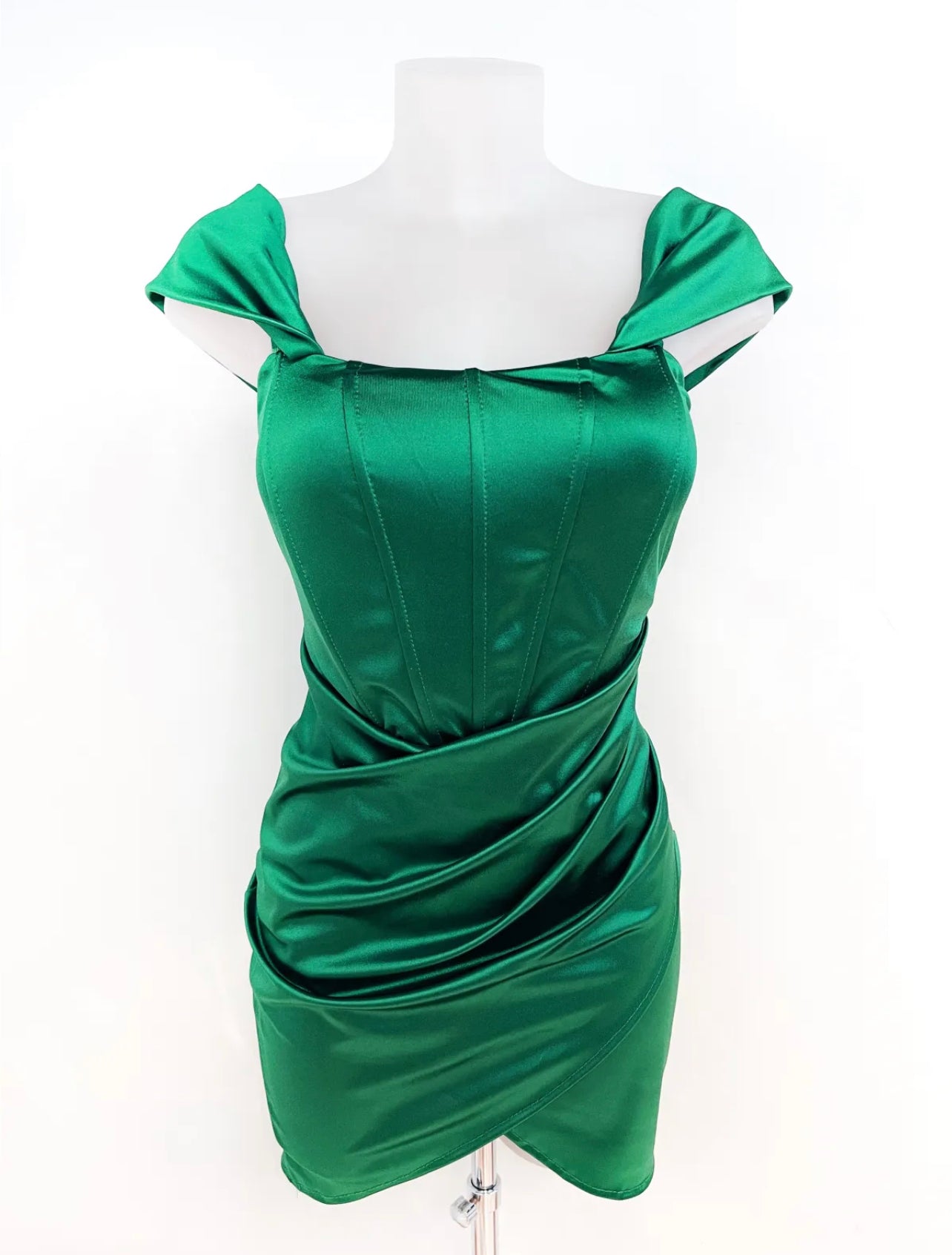 Vestido verde raso