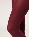 Medias color vino