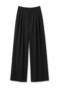 Pantalón negro por el tobillo