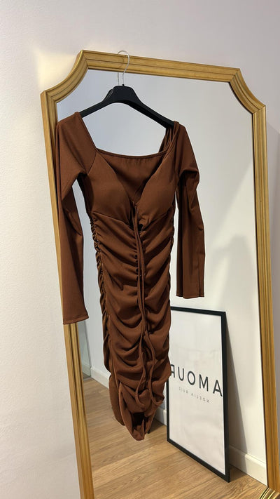 Vestido fruncido marrón